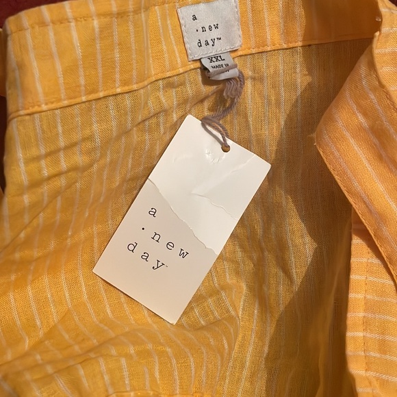 Linen Striped Crop Top - Picture 6 of 7